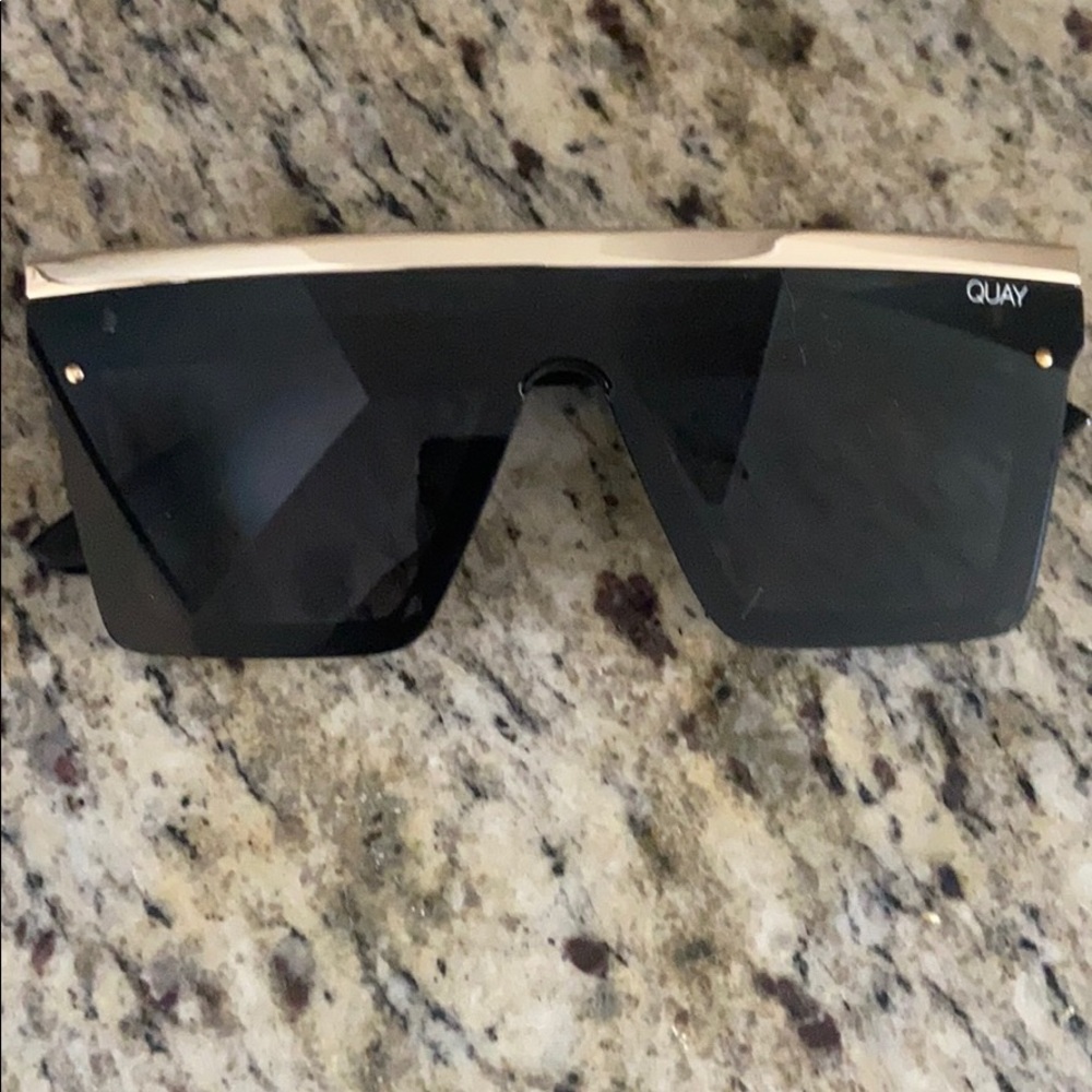 Quay sunglasses Hindsight